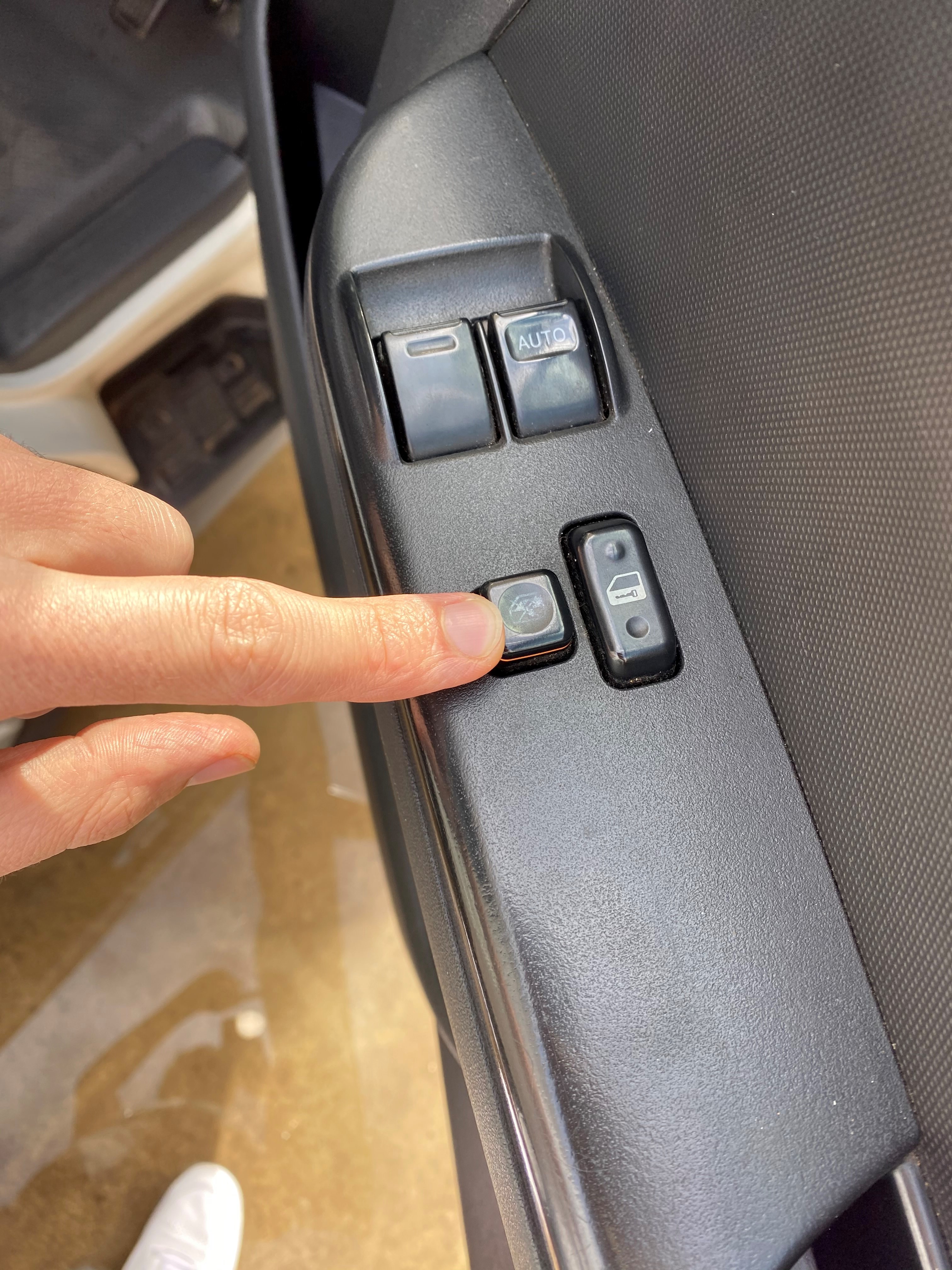 passenger_window_lock.jpg